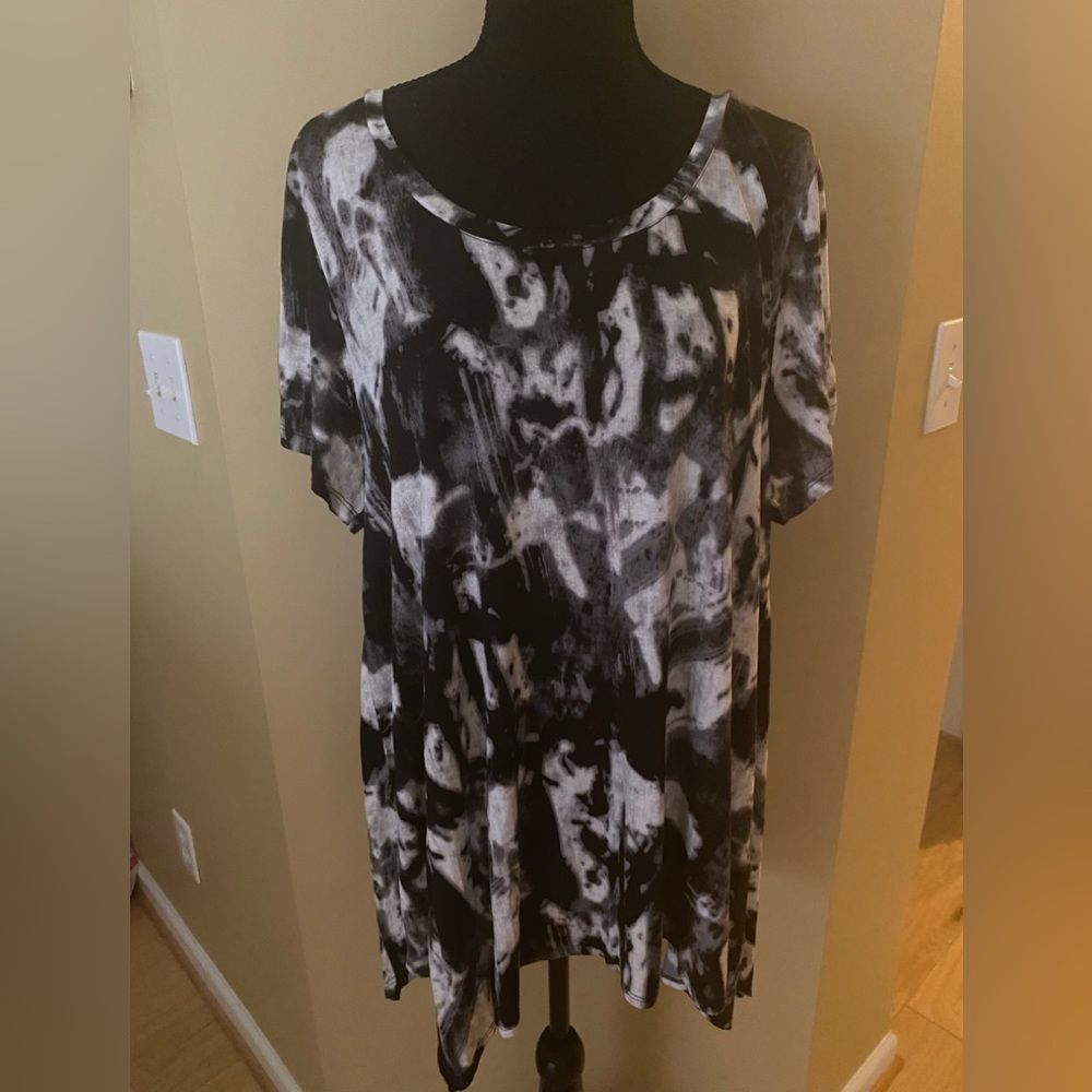Cynthia Rowley Black and White Abstract Tunic Top